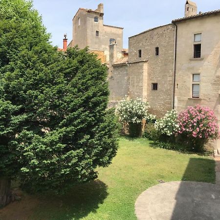 Appartement A La Roquette, Dans L'Hotel De Divonne, Classe. 阿爾勒 外观 照片