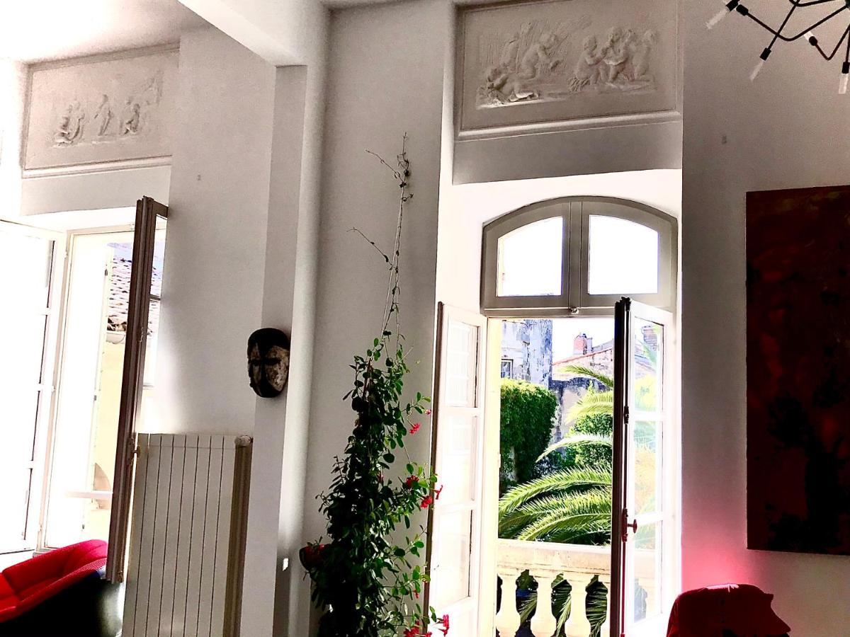 Appartement A La Roquette, Dans L'Hotel De Divonne, Classe. 阿爾勒 外观 照片