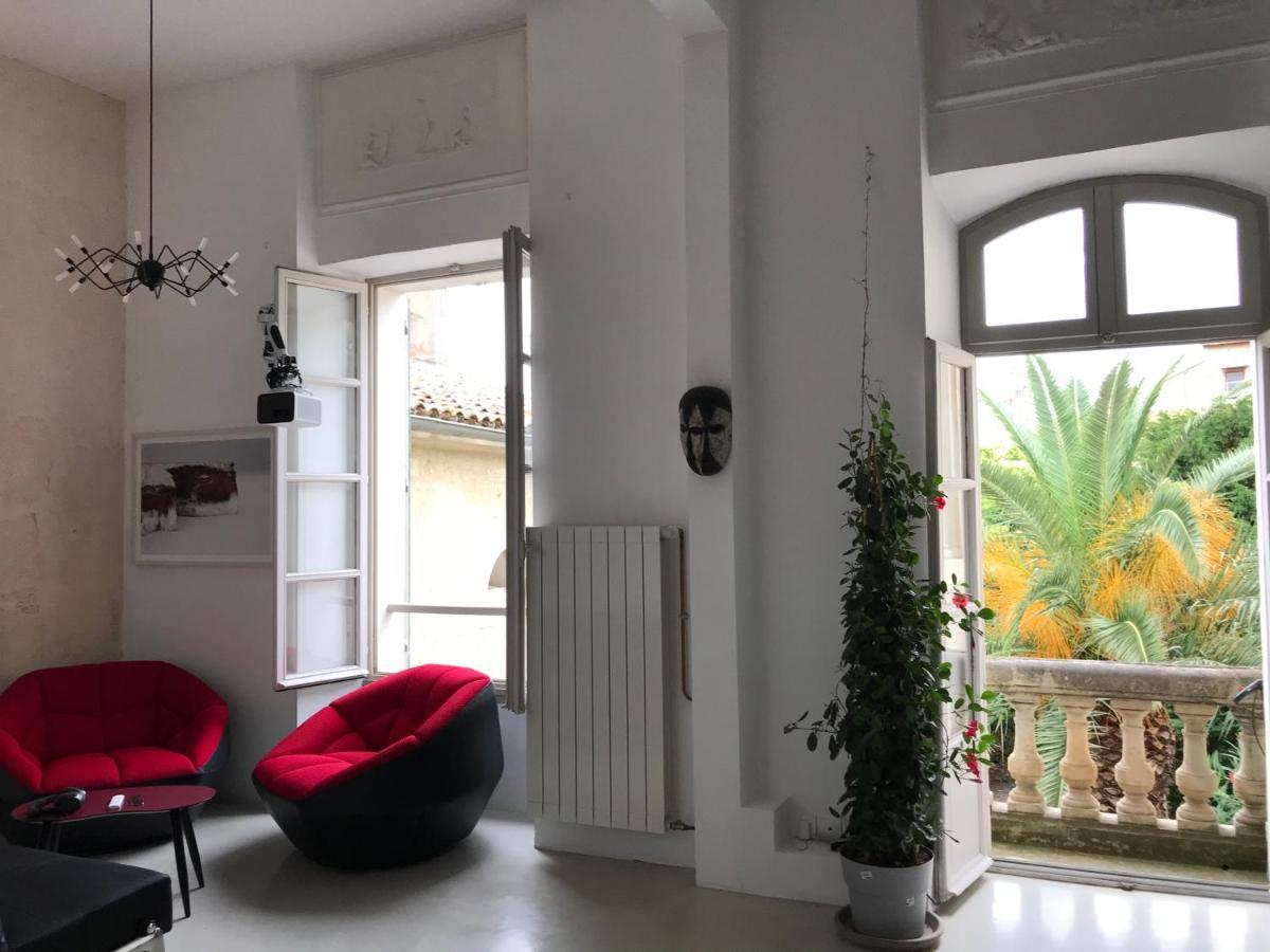 Appartement A La Roquette, Dans L'Hotel De Divonne, Classe. 阿爾勒 外观 照片