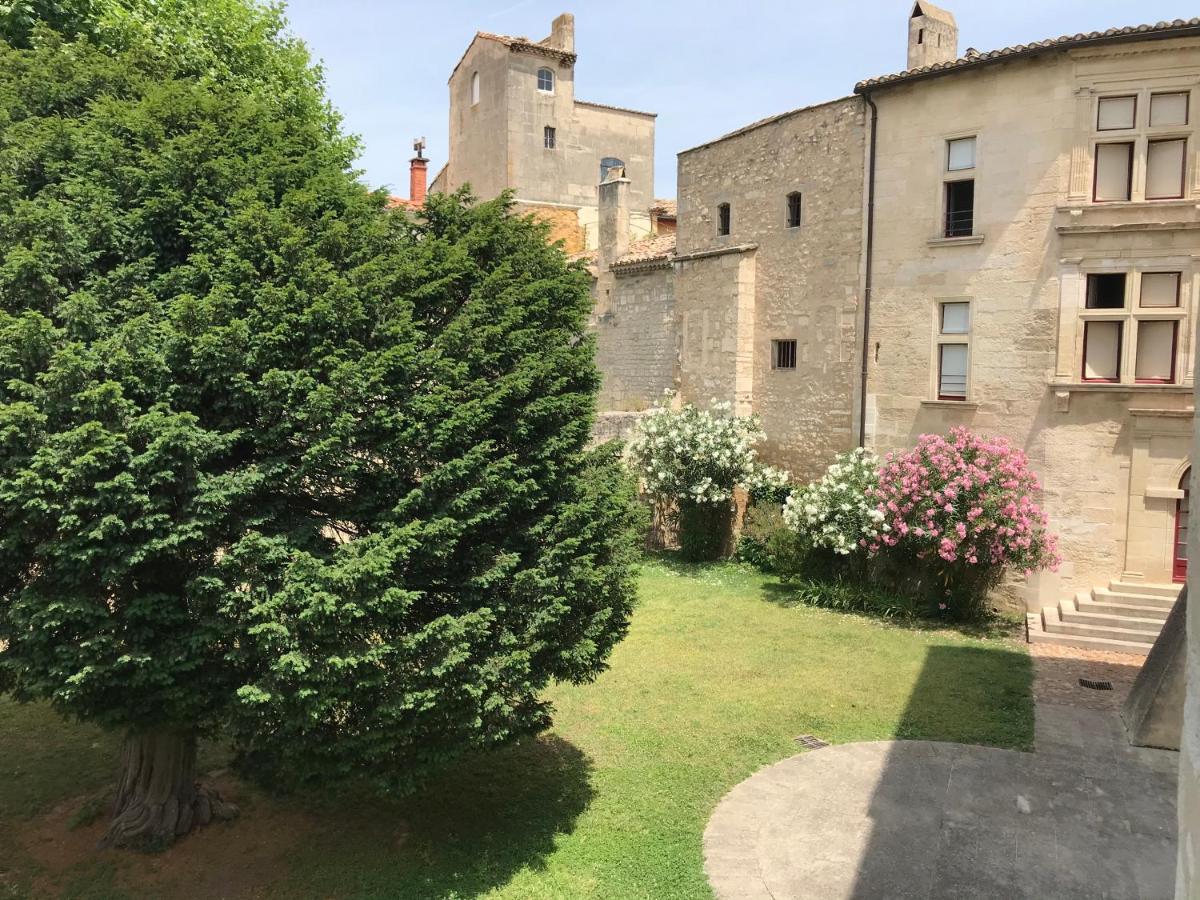 Appartement A La Roquette, Dans L'Hotel De Divonne, Classe. 阿爾勒 外观 照片